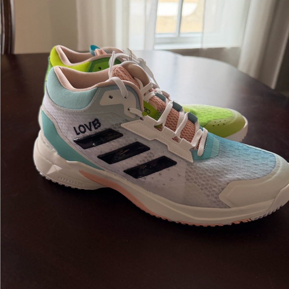 Adidas Crazyflight 6 Mid - LOVB Edition